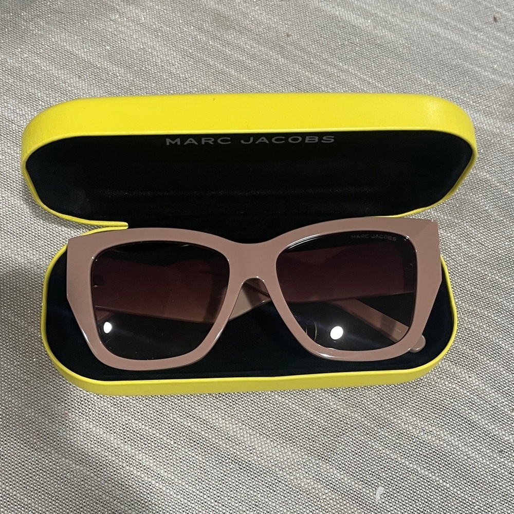 6002. Marc Jacobs Tan Sunglasses - Picture 2 of 10